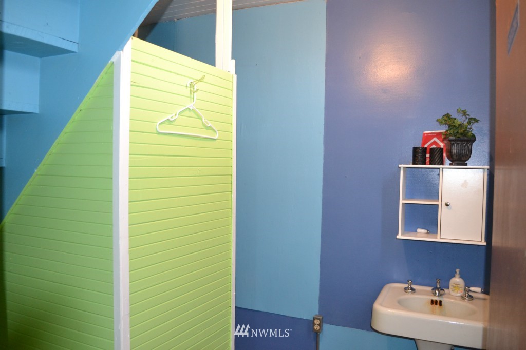 3397 Centralia Alpha Road Onalaska, WA 98570 - Photo 9 of 13 Gallery Image 9