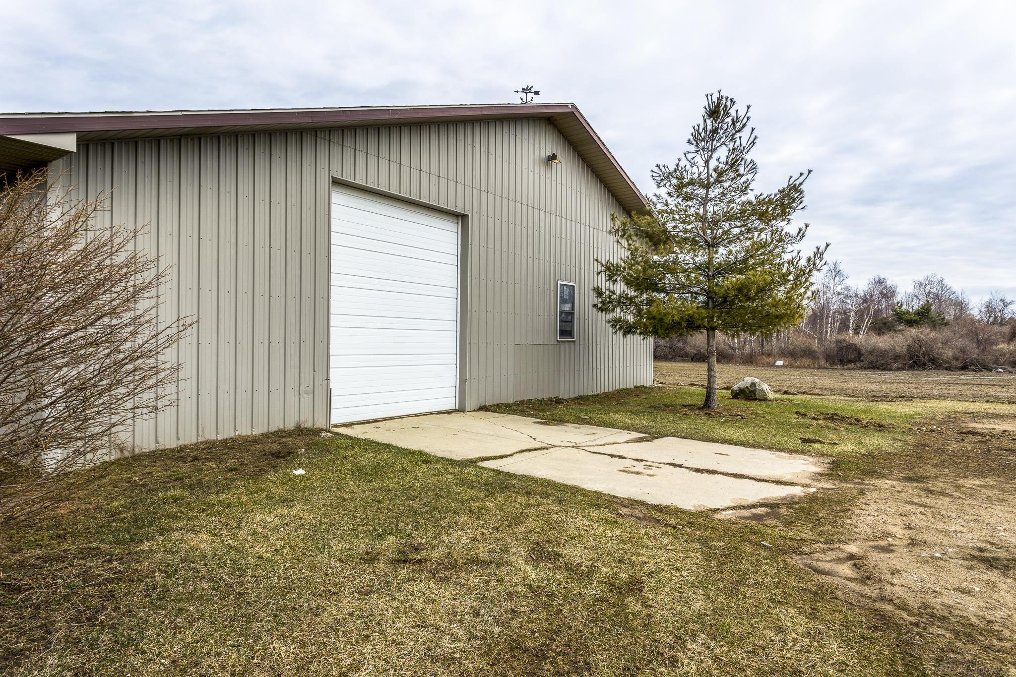 2829 Harneck Road Applegate, MI 48401 - Photo 59 of 77 South Side Door