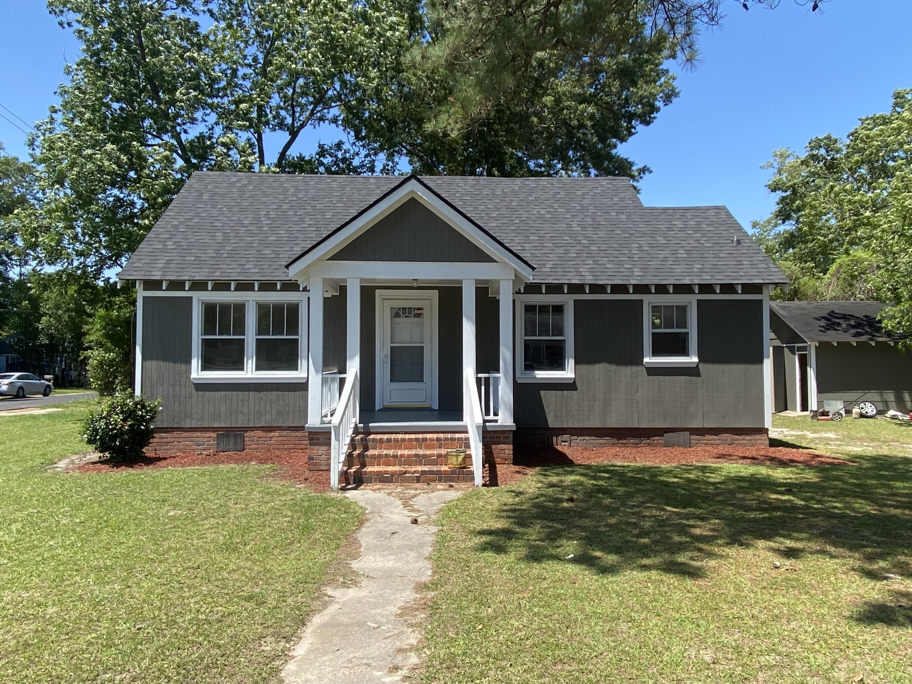 11 Rural Avenue Manning, SC 29102 - Photo 1 of 12 11 Rural St front
