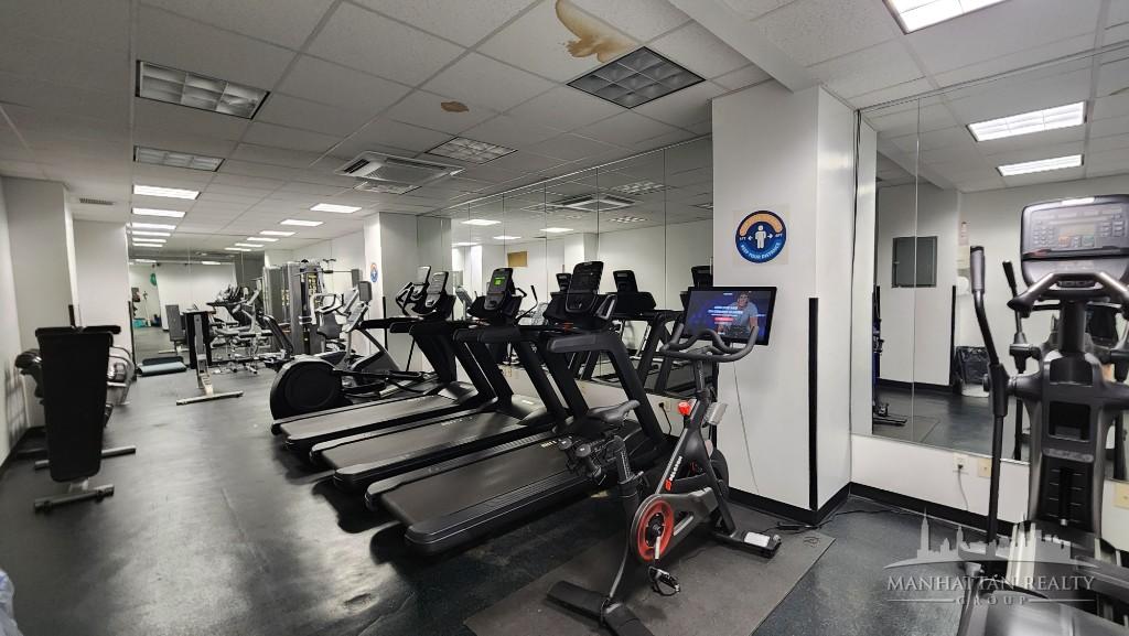 150 East 39th Street, Unit 1703 Manhattan, NY 10016 - Photo 15 of 22 Photo 17