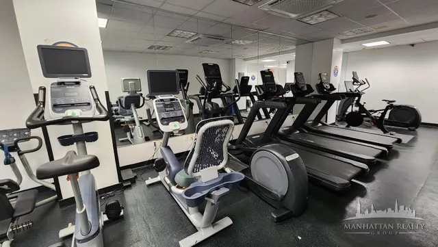 $4,750 | 150 East 39th Street, Unit 1703 | Murray Hill