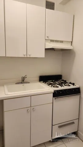$4,750 | 150 East 39th Street, Unit 1703 | Murray Hill