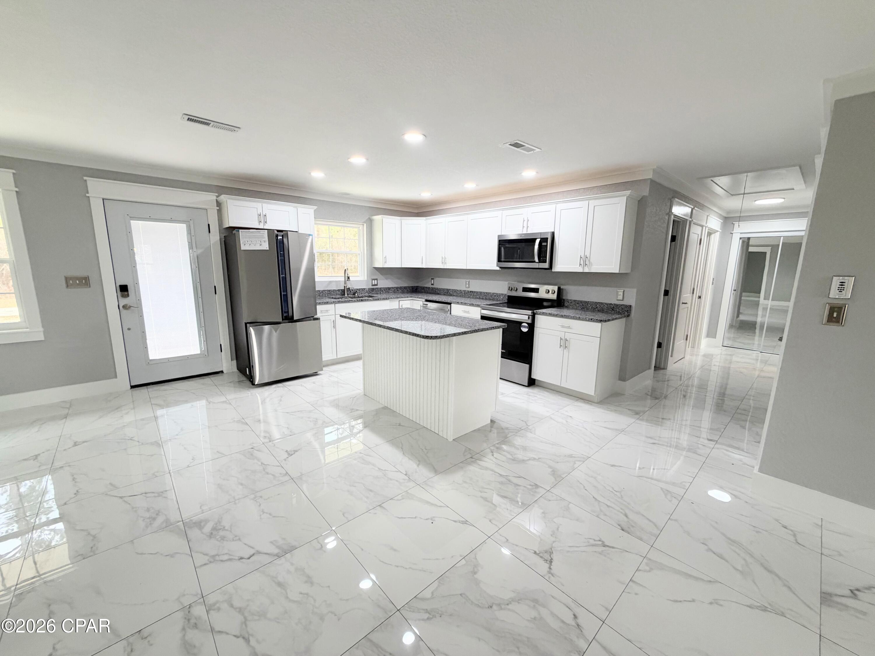 2112 Inwood Road Sneads, FL 32460 - Photo 7 of 32