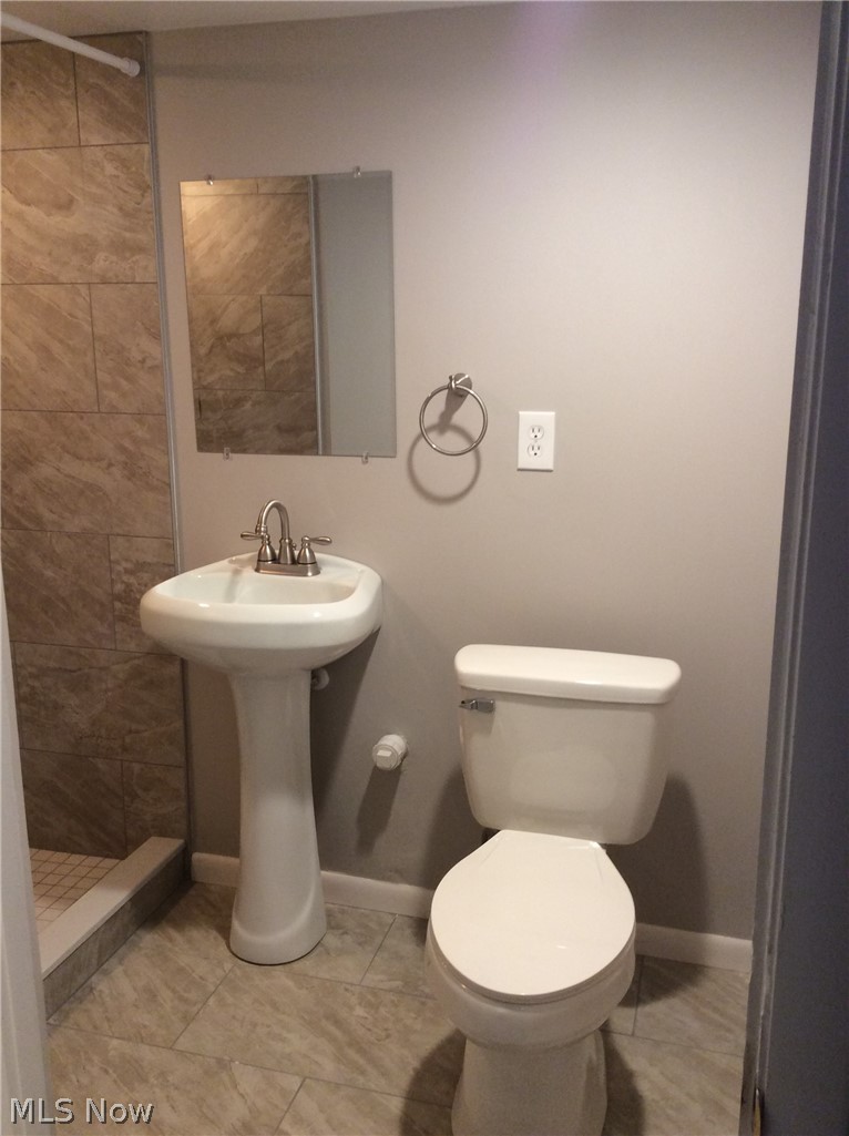 8505 Ackley Road Parma, OH 44129 - Photo 21 of 27