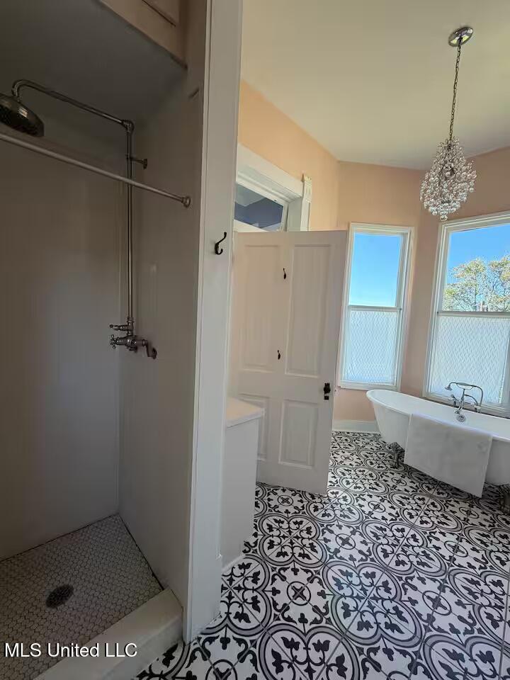 300 Linton Avenue Natchez, MS 39120 - Photo 12 of 17 Master Bath