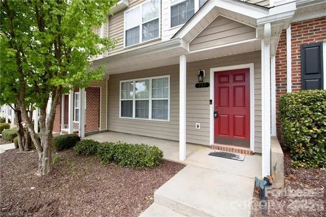$1,575 | 137 Lynch Circle, Mooresville, NC 28117
