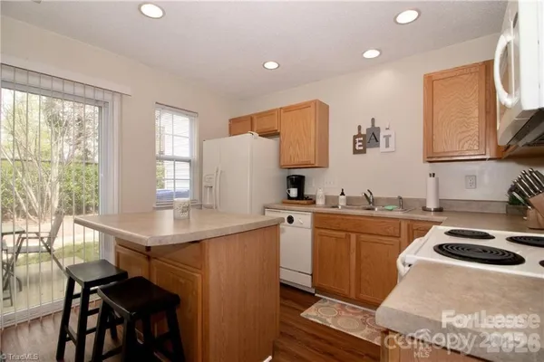 $1,575 | 137 Lynch Circle, Mooresville, NC 28117