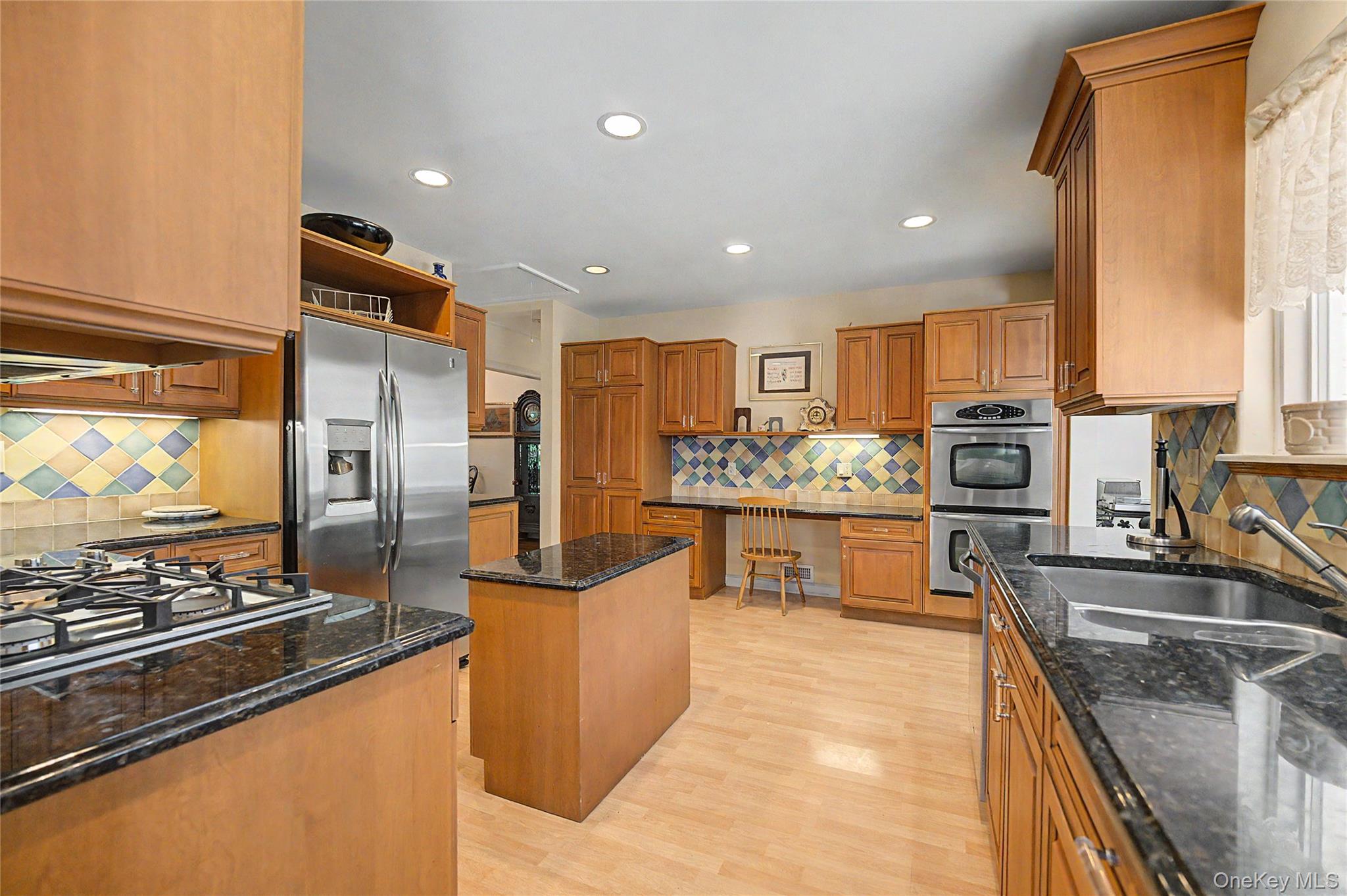 10 Hempton Road Great Neck, NY 11020 - Photo 13 of 19 Gallery Image 13