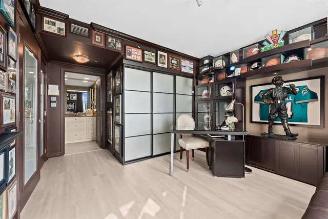 a view of a livingroom with furniture