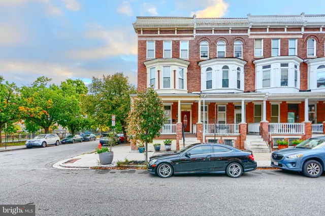 a car parked in front of a building