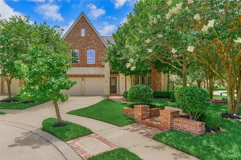 $475,000 | 18535 West Laura Shore Drive, Cypress, TX 77433