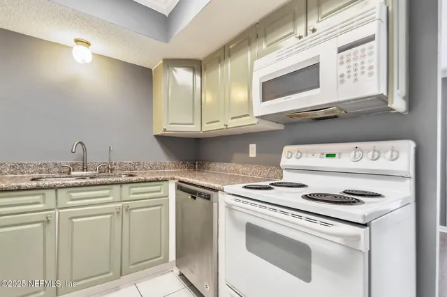 $92,000 | 3916 Corrida Court, Unit 8, Jacksonville, FL 32217