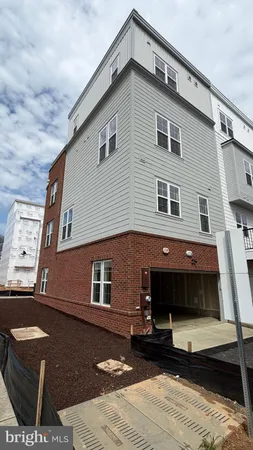 $5,000 | 2106 Henson Norris Street, Rockville, MD 20850