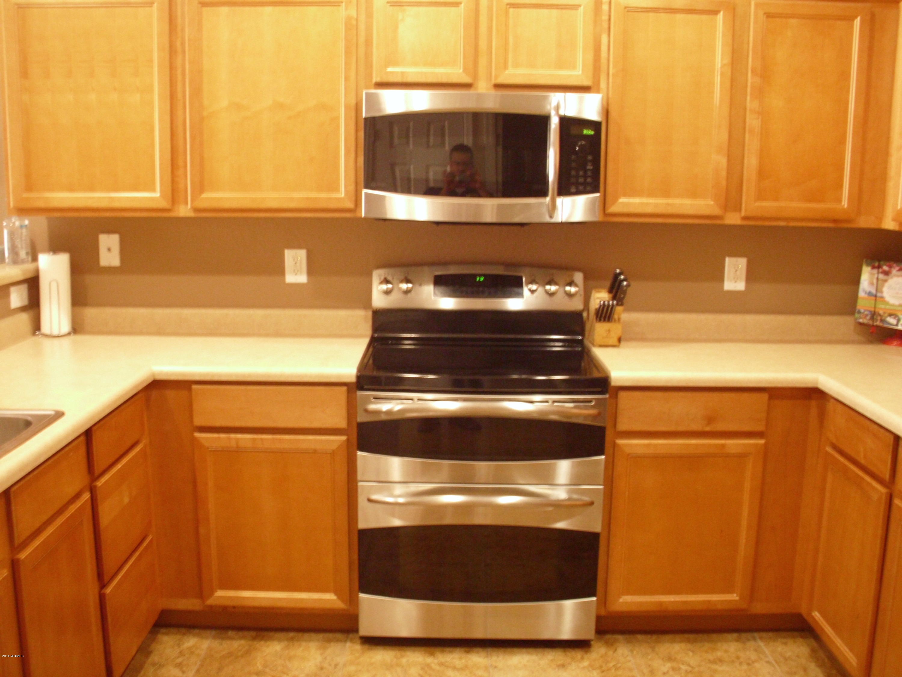 10124 West Chipman Road Tolleson, AZ 85353 - Photo 7 of 22 Kitchen 3