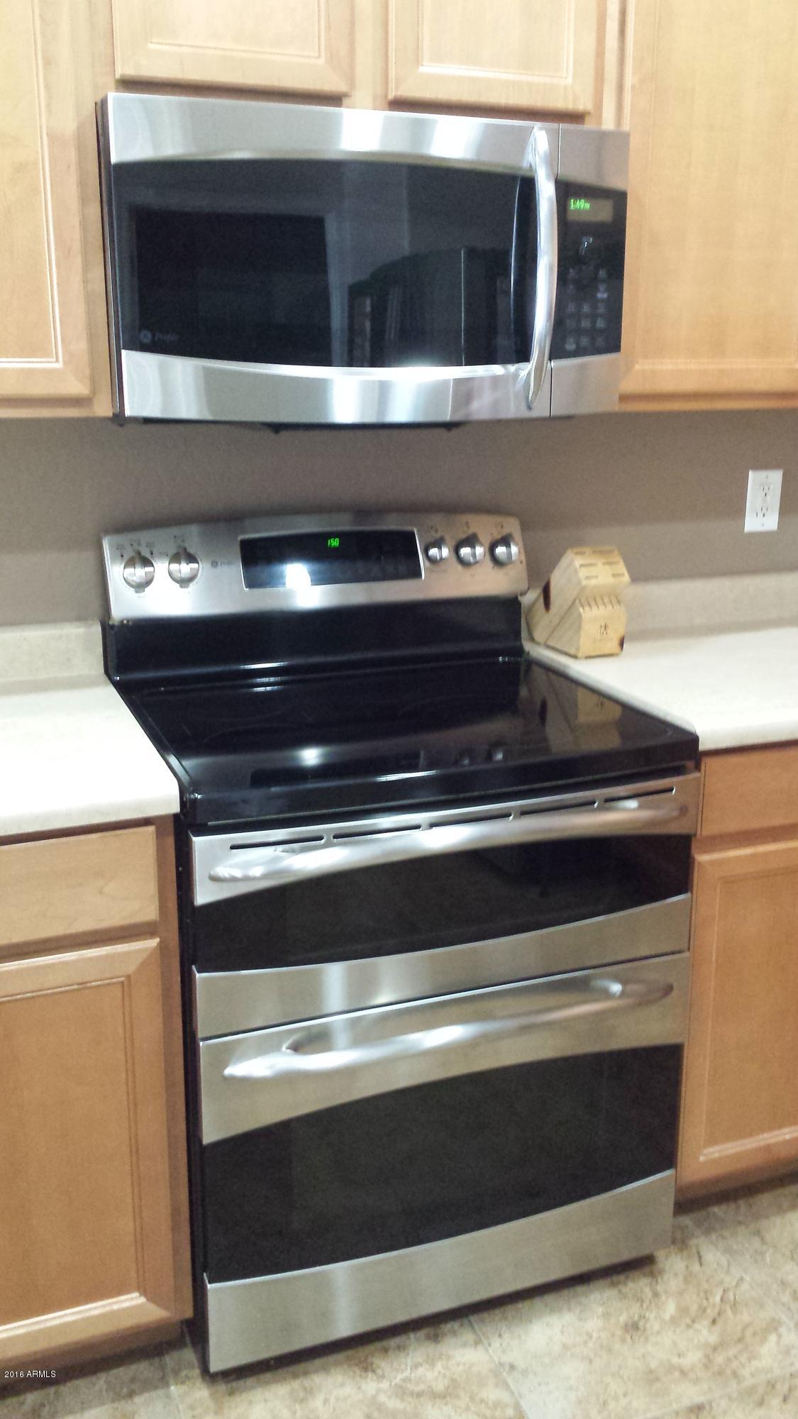 10124 West Chipman Road Tolleson, AZ 85353 - Photo 9 of 22 Kitchen 5 6