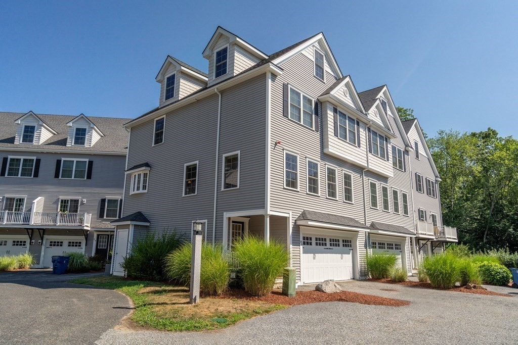 86 Compass Point, Unit 86 North Andover, MA 01845 - Photo 4 of 20 Gallery Image 4