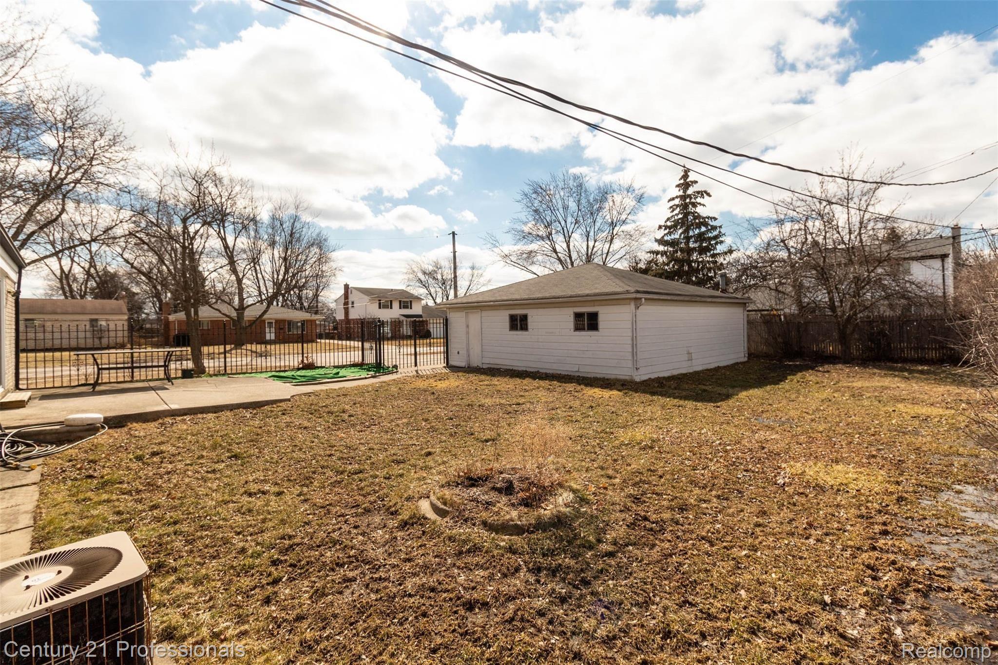 33817 Ryan Road Sterling Heights, MI 48310 - Photo 29 of 32 Backyard