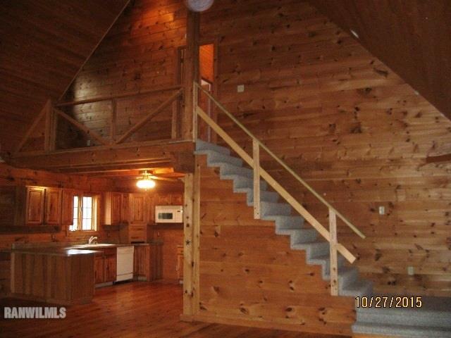 21563 Yorktown Road Chadwick, IL 61014 - Photo 3 of 23 a view of entryway
