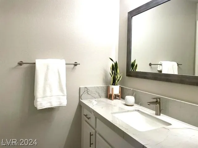 $5,685 | 9724 La Cienega Street, Las Vegas, NV 89183