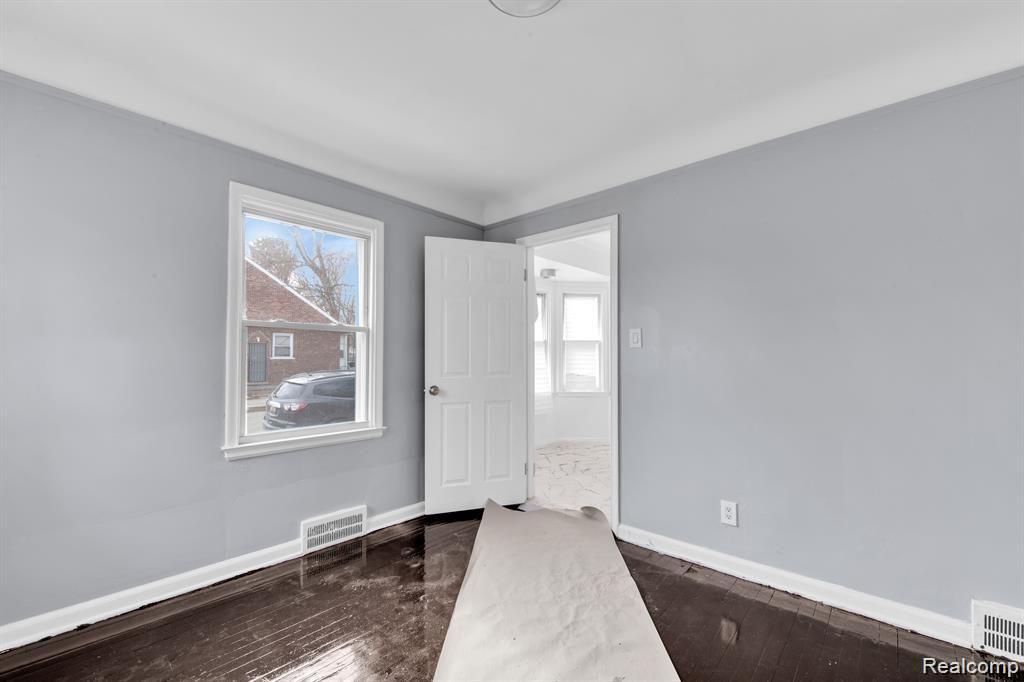 11303 Roxbury Street Detroit, MI 48224 - Photo 16 of 25 Gallery Image 16