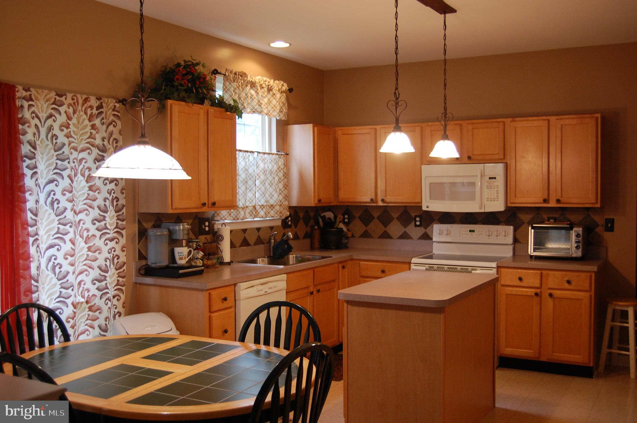Eat in Kitchen