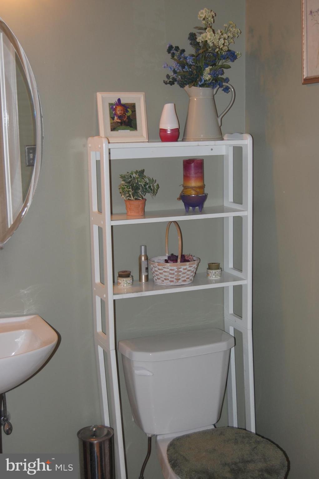 1680 Bahr Road Pottstown, PA 19464 - Photo 9 of 23 1st Floor Powder Room
