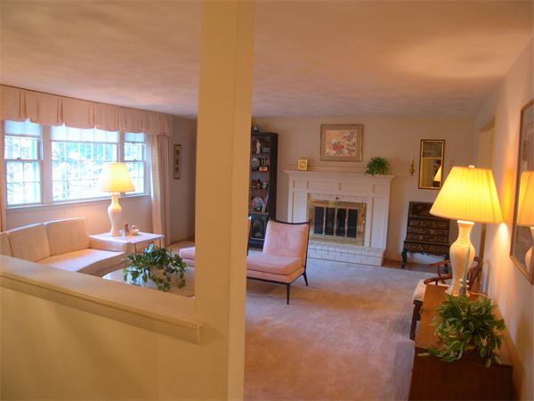 51 Ledgewood Road Framingham, MA 01701 - Photo 6 of 30 Gallery Image 6