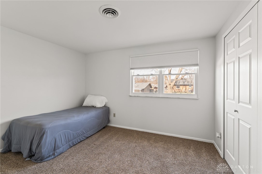 5917 Longford Road Dayton, OH 45424 - Photo 31 of 43