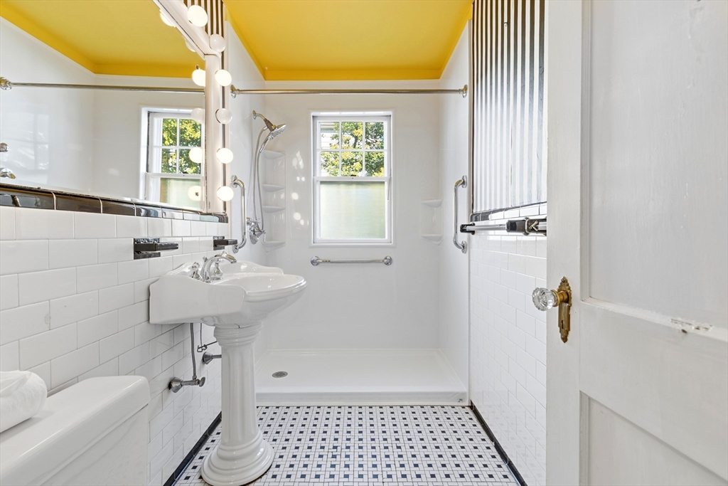 42-44 Choate Road Belmont, MA 02478 - Photo 13 of 40