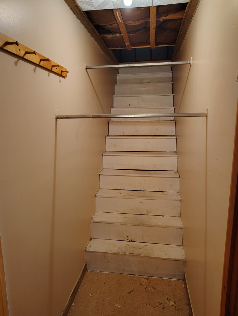 134 Railroad Street Oak Ridge, PA 16245 - Photo 15 of 20 a view of entryway