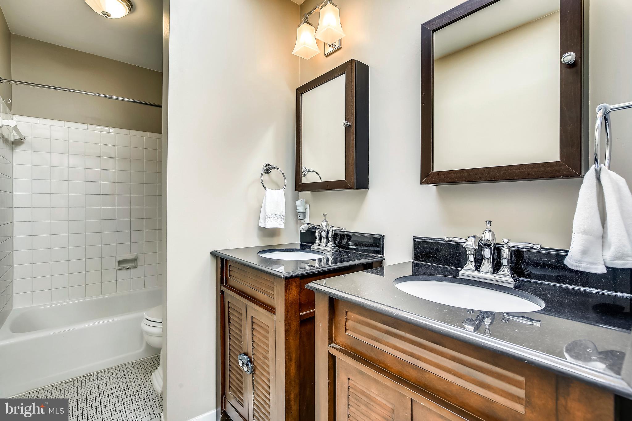 802 D Street Southeast Washington, DC 20003 - Photo 25 of 38 Upper Level 2 Bath