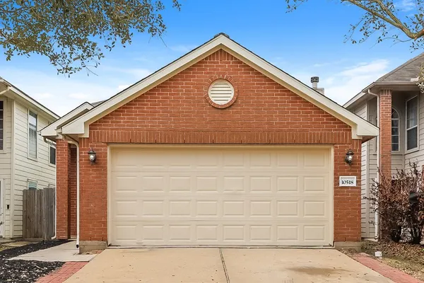 $2,095 | 10518 Southway Bend Lane, Houston, TX 77034