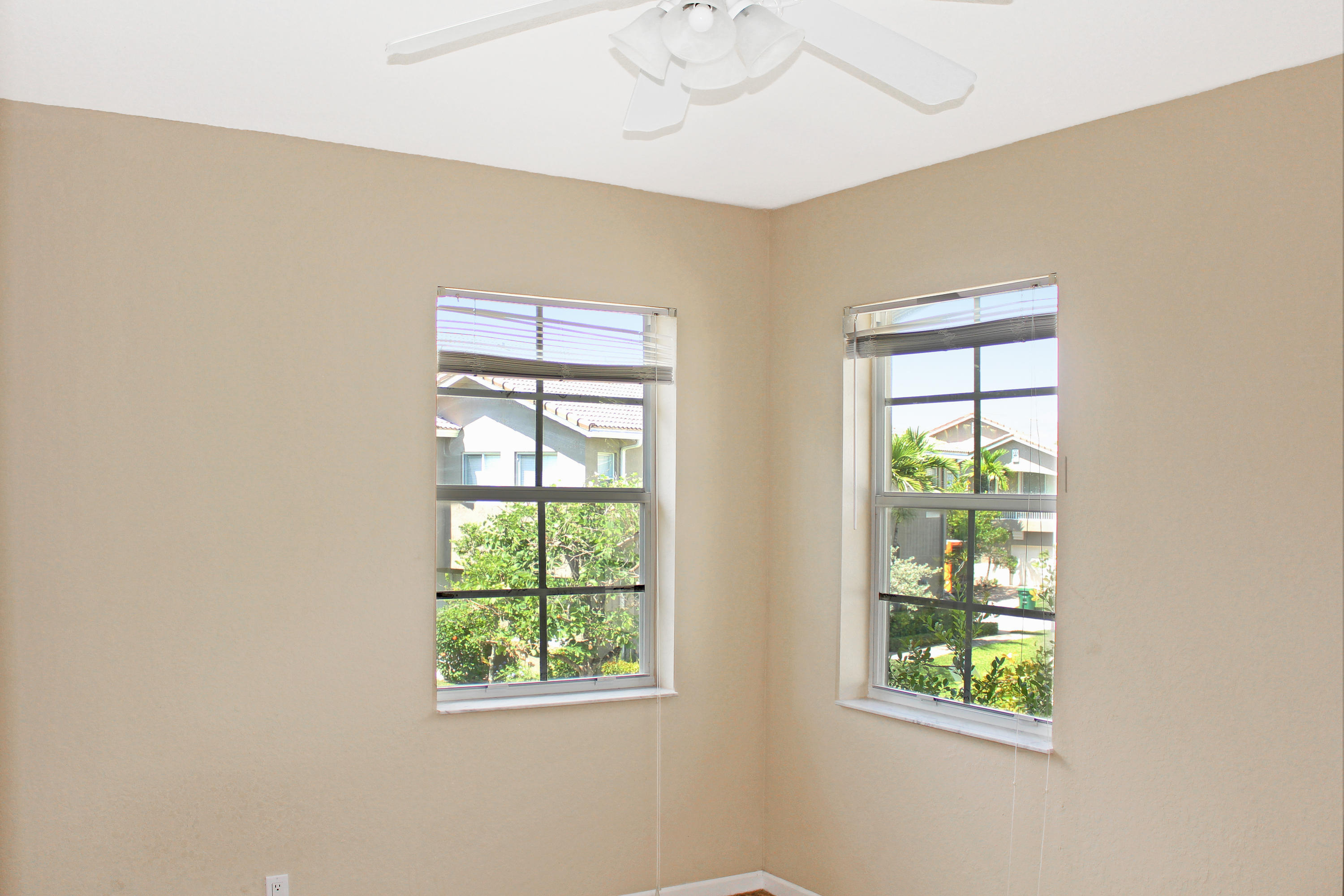 3025 Laurel Ridge Circle Riviera Beach, FL 33404 - Photo 18 of 36 Thousand Oaks_bedroom