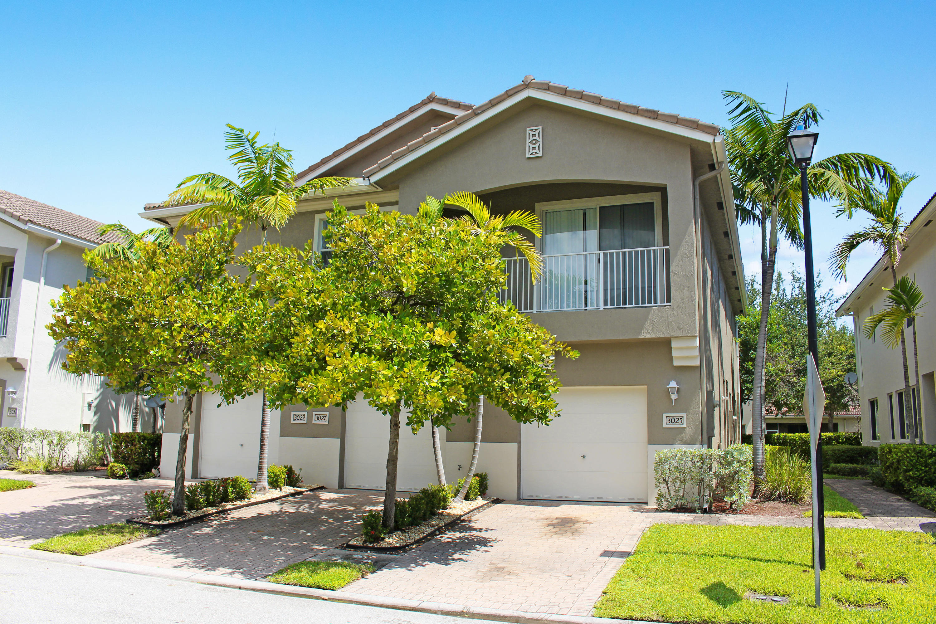 3025 Laurel Ridge Circle Riviera Beach, FL 33404 - Photo 20 of 36 Thousand Oaks_Front