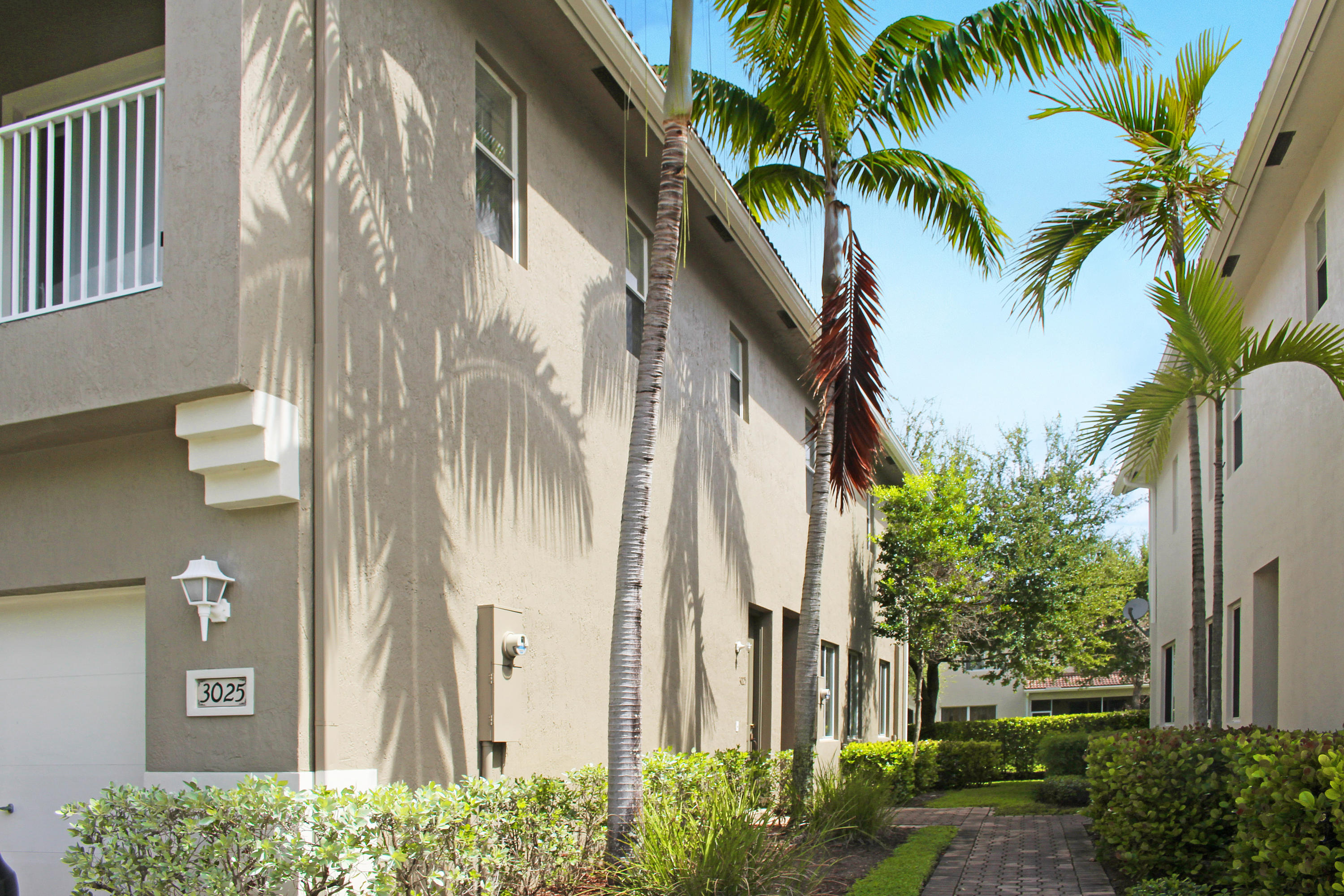 3025 Laurel Ridge Circle Riviera Beach, FL 33404 - Photo 21 of 36 Thousand Oaks_Exterior