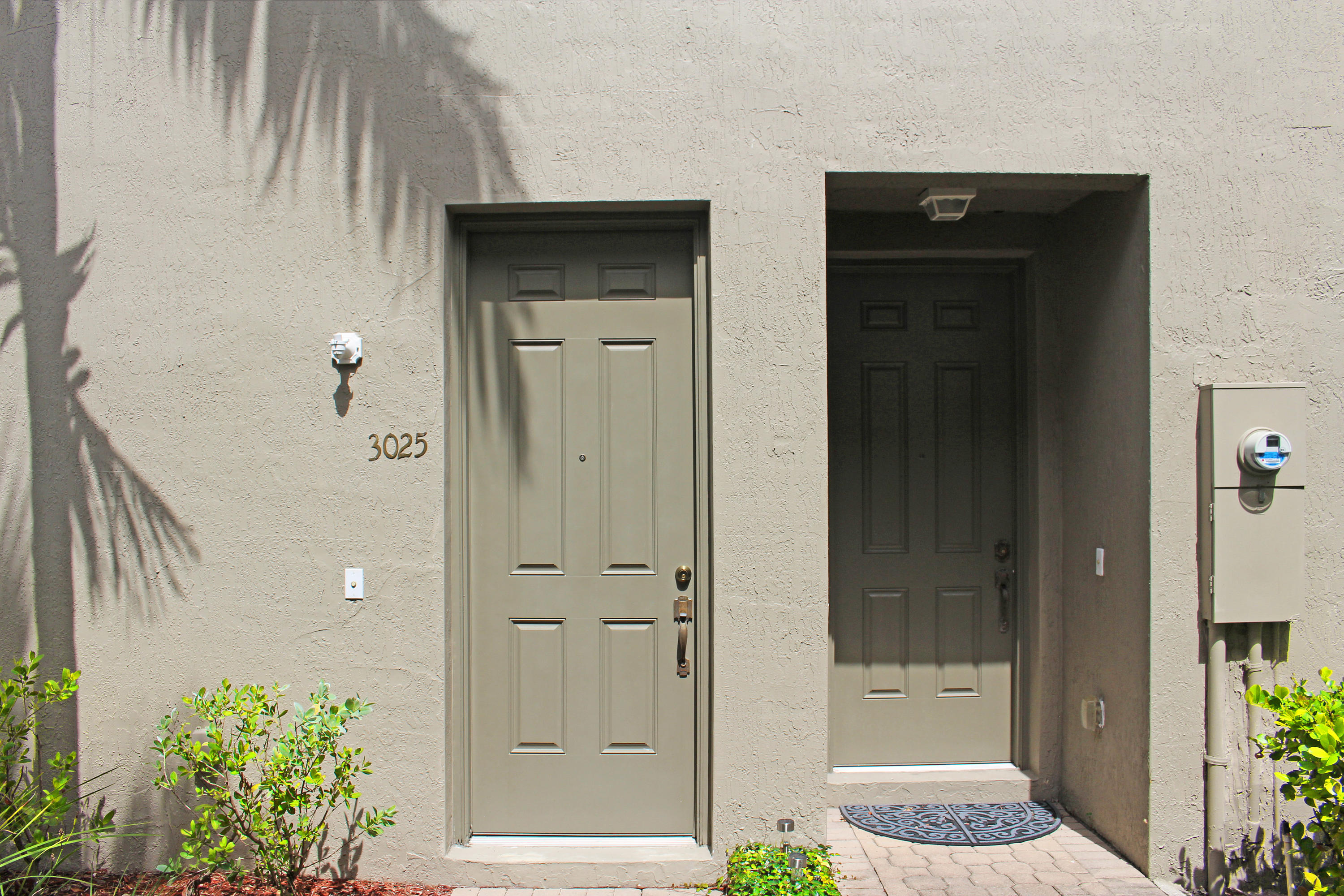 3025 Laurel Ridge Circle Riviera Beach, FL 33404 - Photo 22 of 36 Thousand Oaks_Front door
