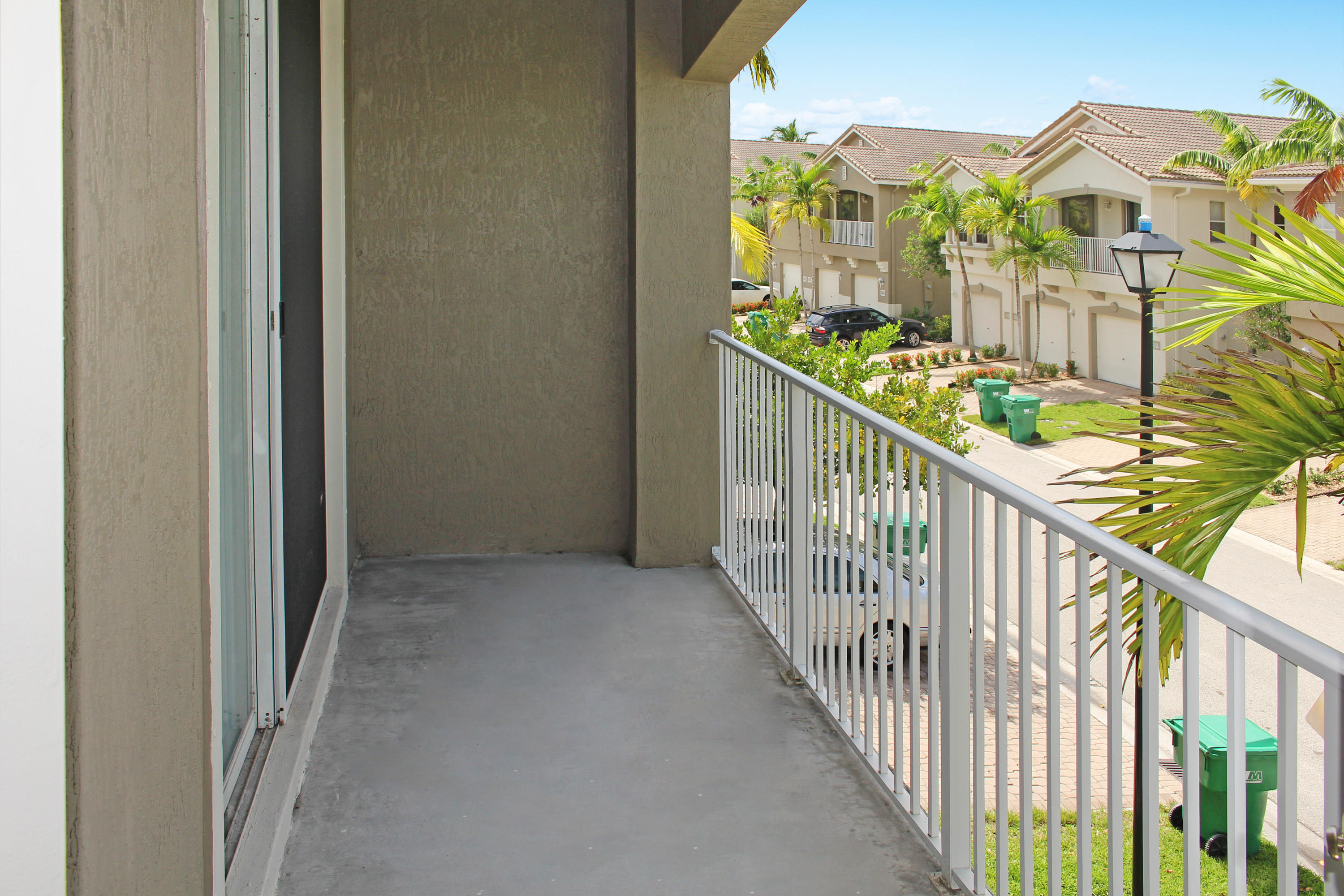 3025 Laurel Ridge Circle Riviera Beach, FL 33404 - Photo 24 of 36 Thousand Oaks_Balcony