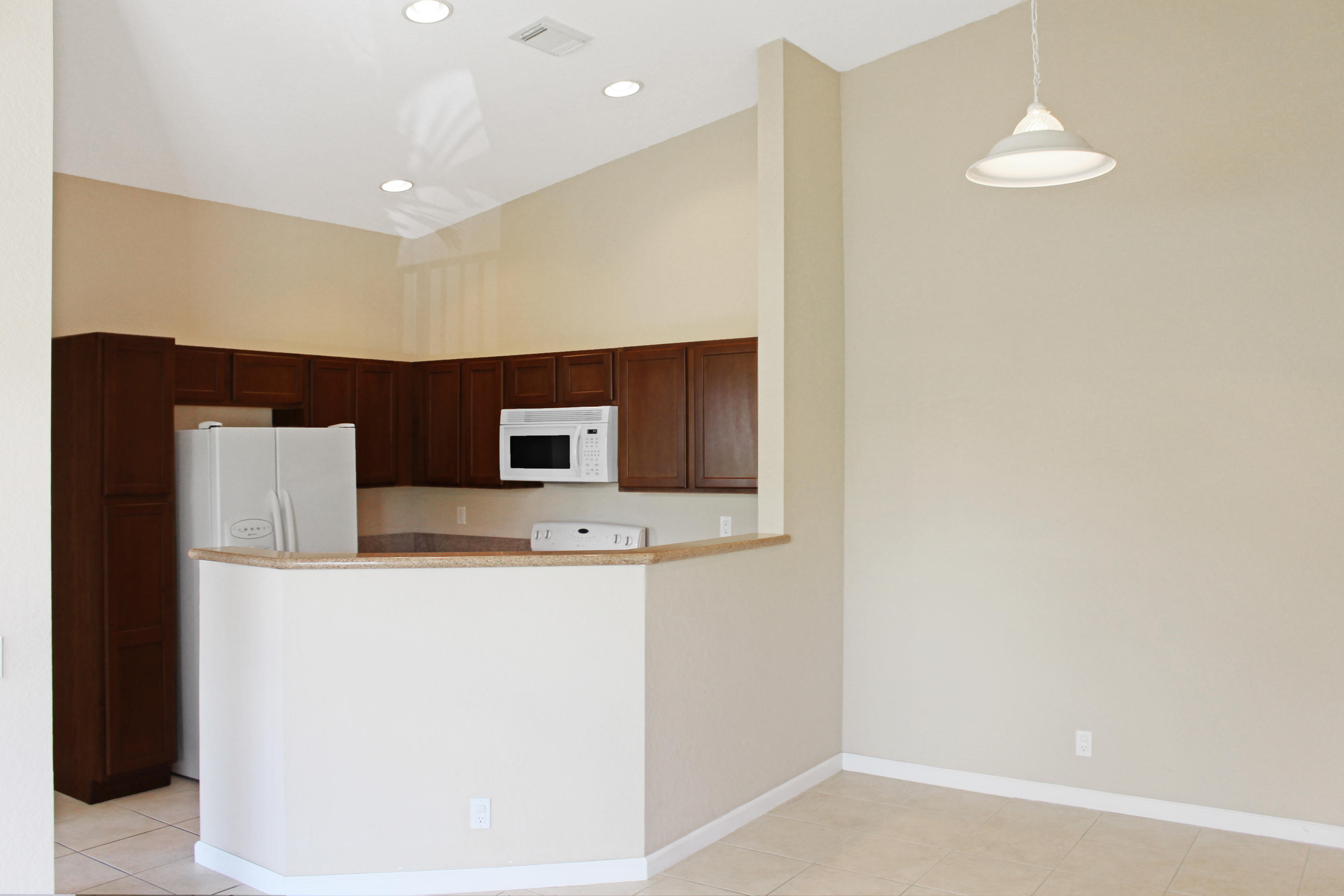 3025 Laurel Ridge Circle Riviera Beach, FL 33404 - Photo 8 of 36 Thousand Oaks_Kitchen
