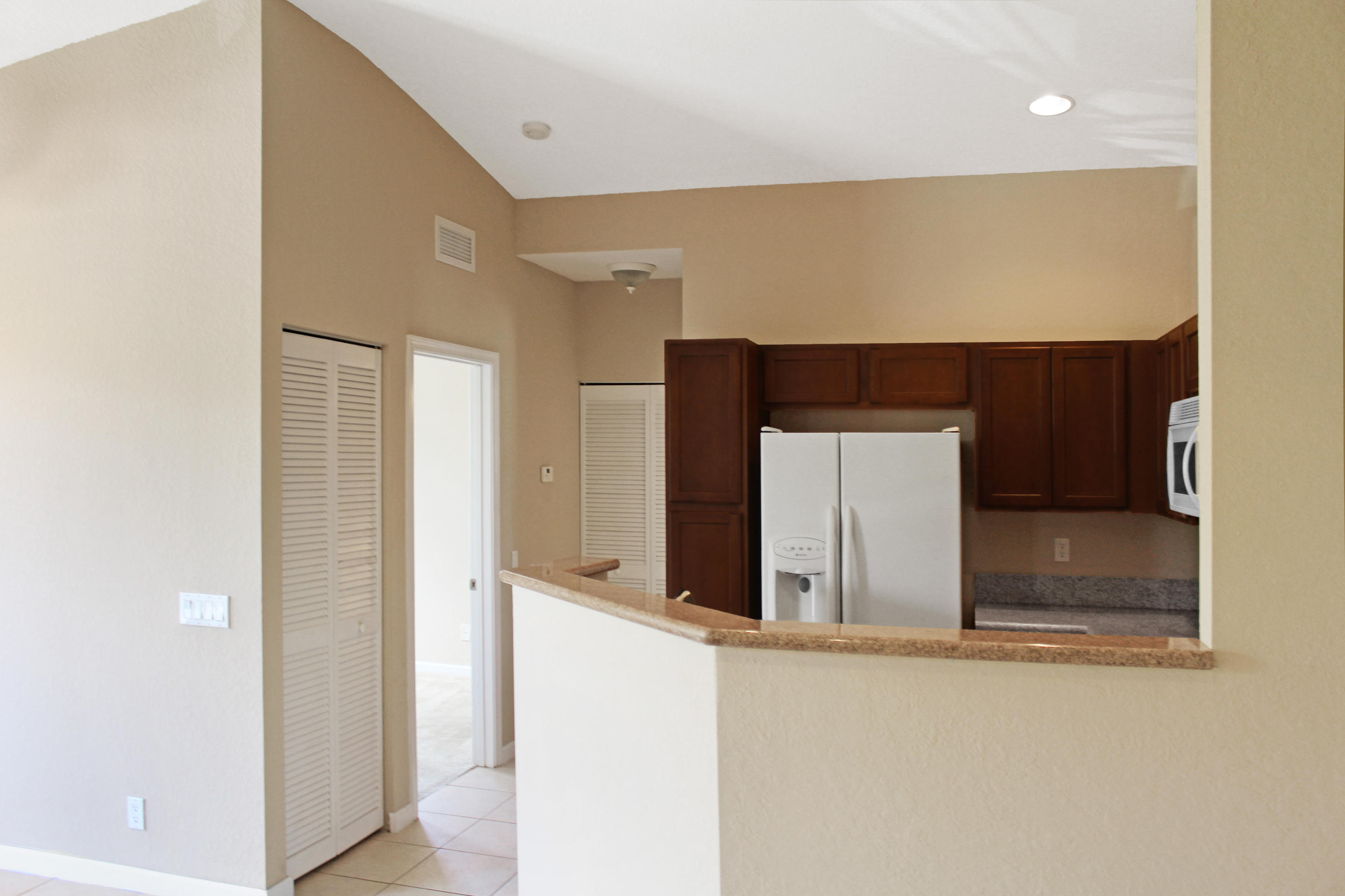 3025 Laurel Ridge Circle Riviera Beach, FL 33404 - Photo 10 of 36 Thousand Oaks_kitchen