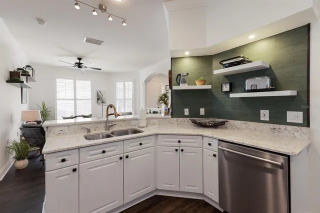 $465,000 | 7032 Old Tabby Circle, Lakewood Ranch, FL 34202