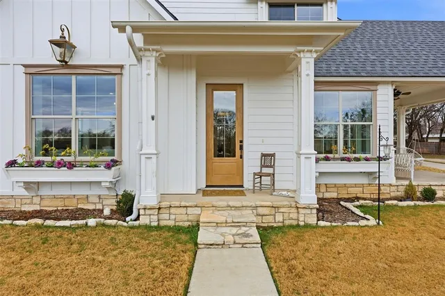 $670,000 | 108 Dove Meadow Lane, Glen Rose, TX 76043