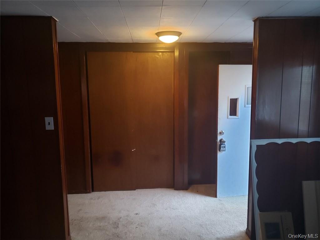 8 Beech Place Lake Peekskill, NY 10537 - Photo 4 of 19 a view of elevator
