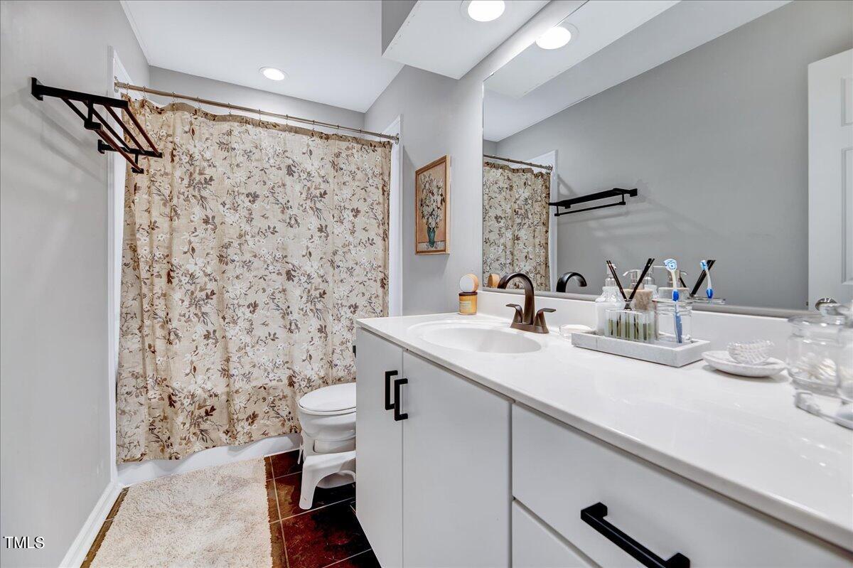 3626 Plumbridge Court Raleigh, NC 27613 - Photo 13 of 24 Primary Bath