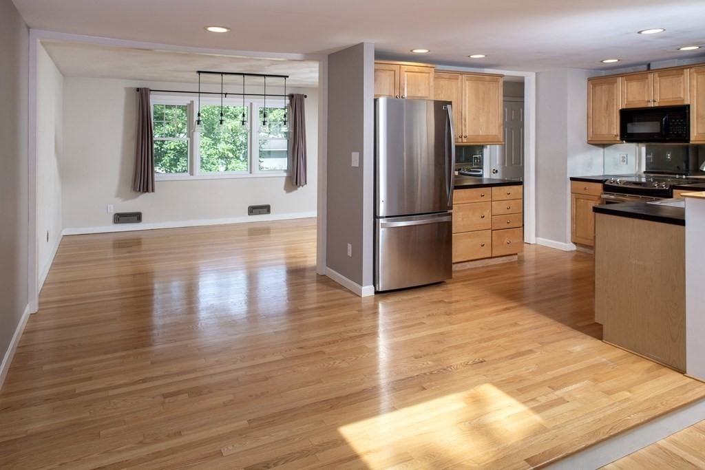 7 Michael Road Hingham, MA 02043 - Photo 5 of 16 Gallery Image 5