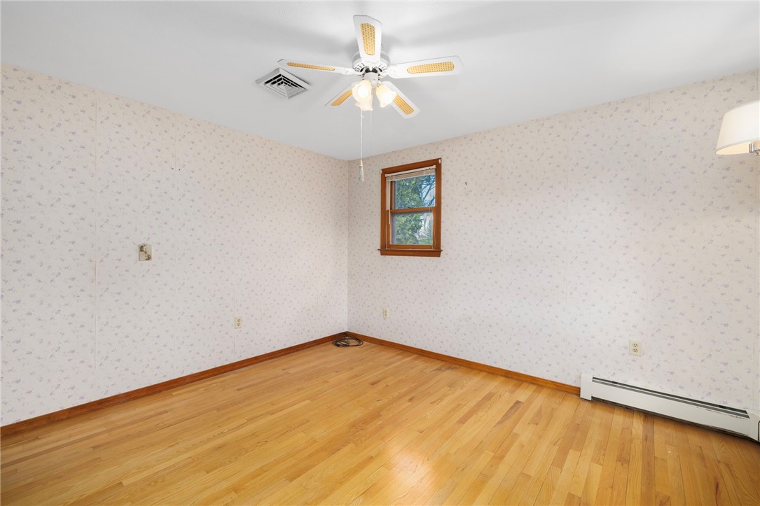 285 Randall Avenue Warwick, RI 02889 - Photo 19 of 37 2nd Bedroom