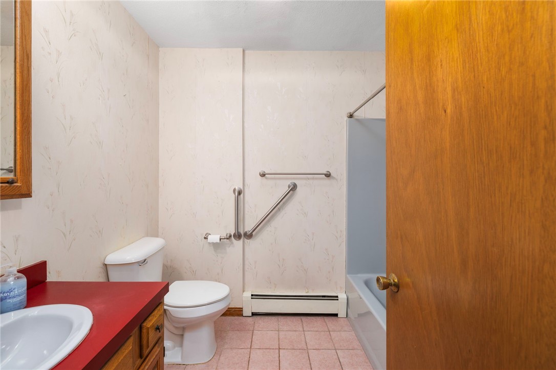 285 Randall Avenue Warwick, RI 02889 - Photo 20 of 37 2nd Full Bathroom (in hallway)