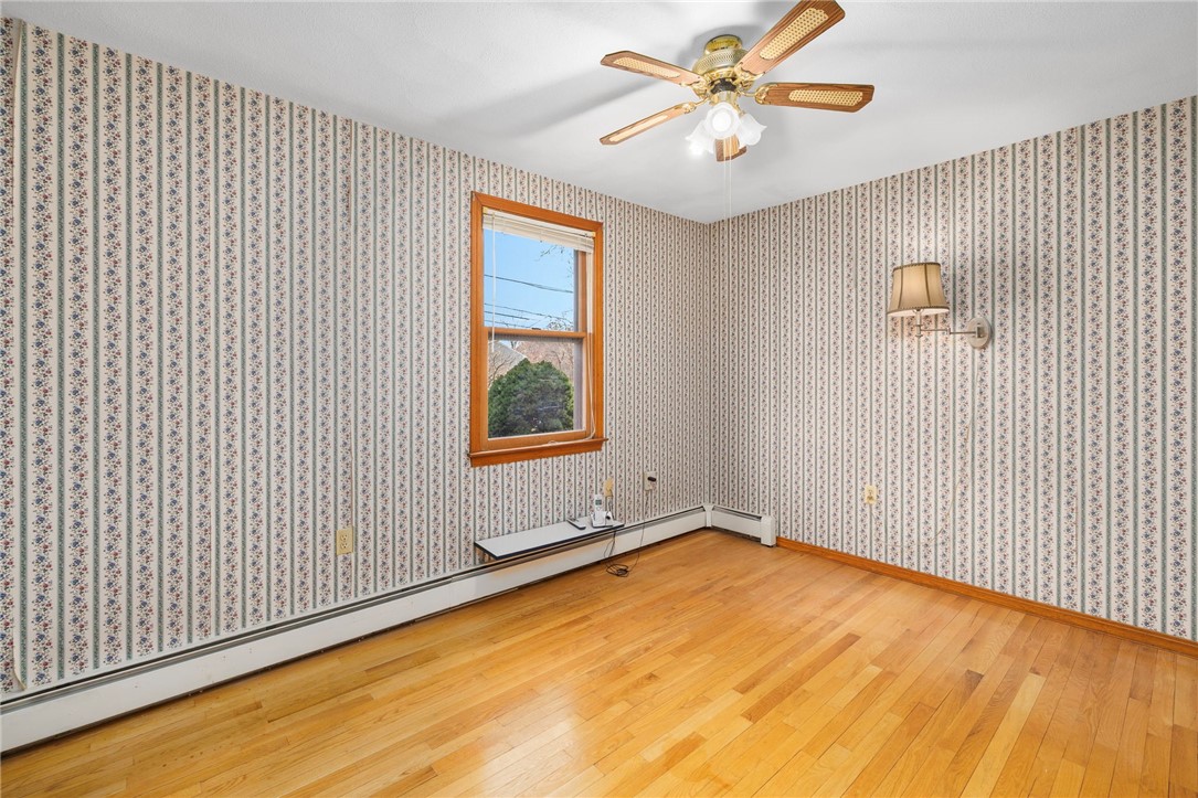 285 Randall Avenue Warwick, RI 02889 - Photo 21 of 37 3rd Bedroom