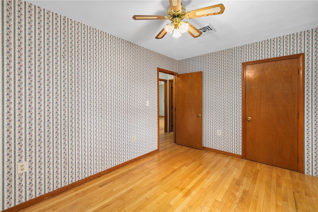 285 Randall Avenue Warwick, RI 02889 - Photo 23 of 37 3rd Bedroom