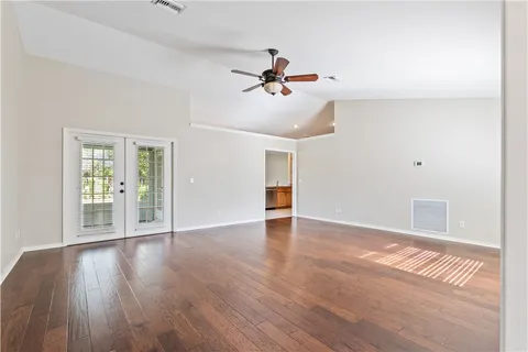 $425,000 | 2940 3rd Street Southwest, Vero Beach, FL 32968