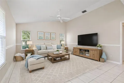 $425,000 | 2940 3rd Street Southwest, Vero Beach, FL 32968